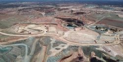 Currently mining higher grade ore from East West oxide pit only 1,100m from the Wiluna Gold Plant.
