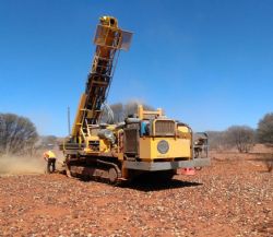 Track mounted multi-purpose aircore/RC drill rig working at the White Rose Prospect