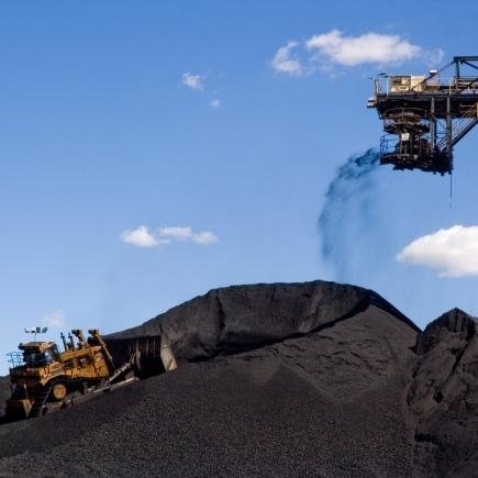 Macarthur Coal Ltd (ASX:MCC) は2009年6月30日までの1年間における純利益を1億5,500万豪ドルから1億7,000万豪ドルの間で見込んでいる。年間販売量は以前の見込み390万トンを上回る450万トンから480万トンとなるものと予測されている。 Macarthur Coal の株式は資金調達に関する発表を待つ間、取引停止となった。